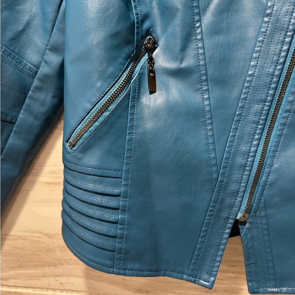 Chouyatou Women Casual Collarless
Cropped Pu Leather Biker Jacket Size Medium - Picture 2 of 13